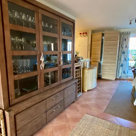 Charming Duplex דירה